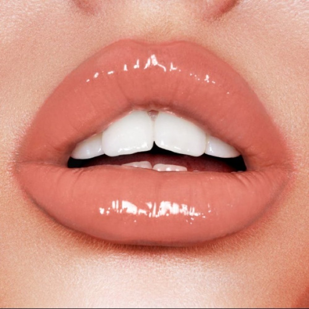 Charlotte Tilbury Latex Love Lipgloss in Belle Du Soir